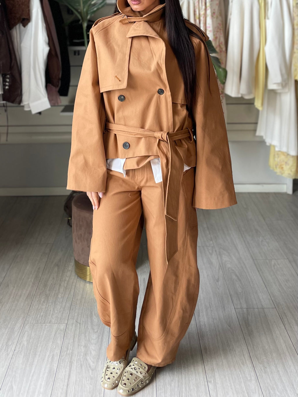 Trench corto Korea camel Lumina