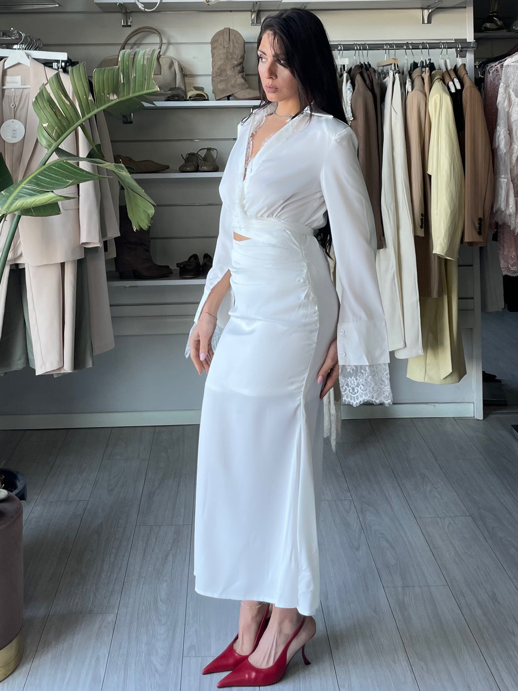 Abito a tubino in raso con cut-out bianco