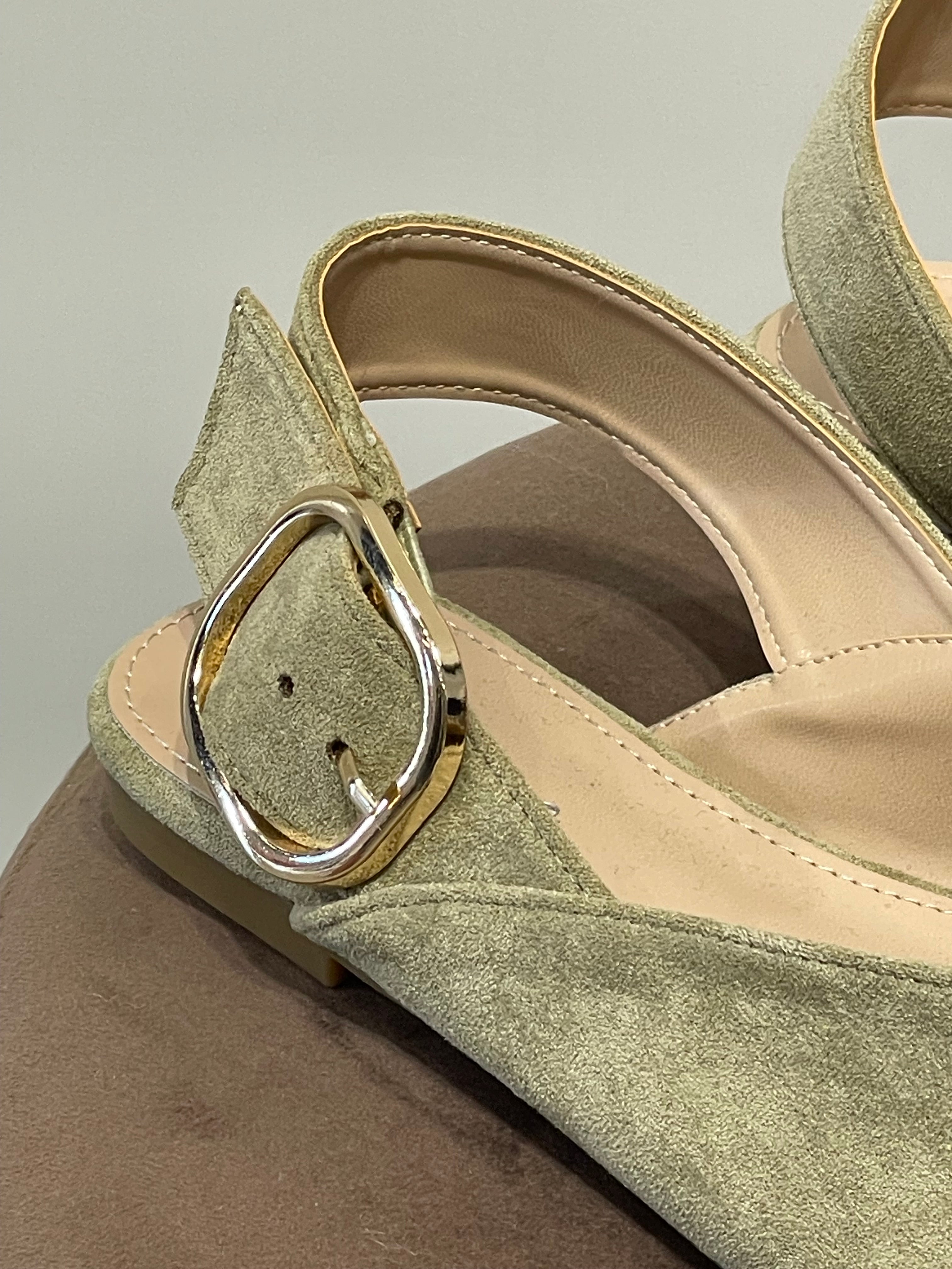 Slingback Scarlett flat in suede con fibbia