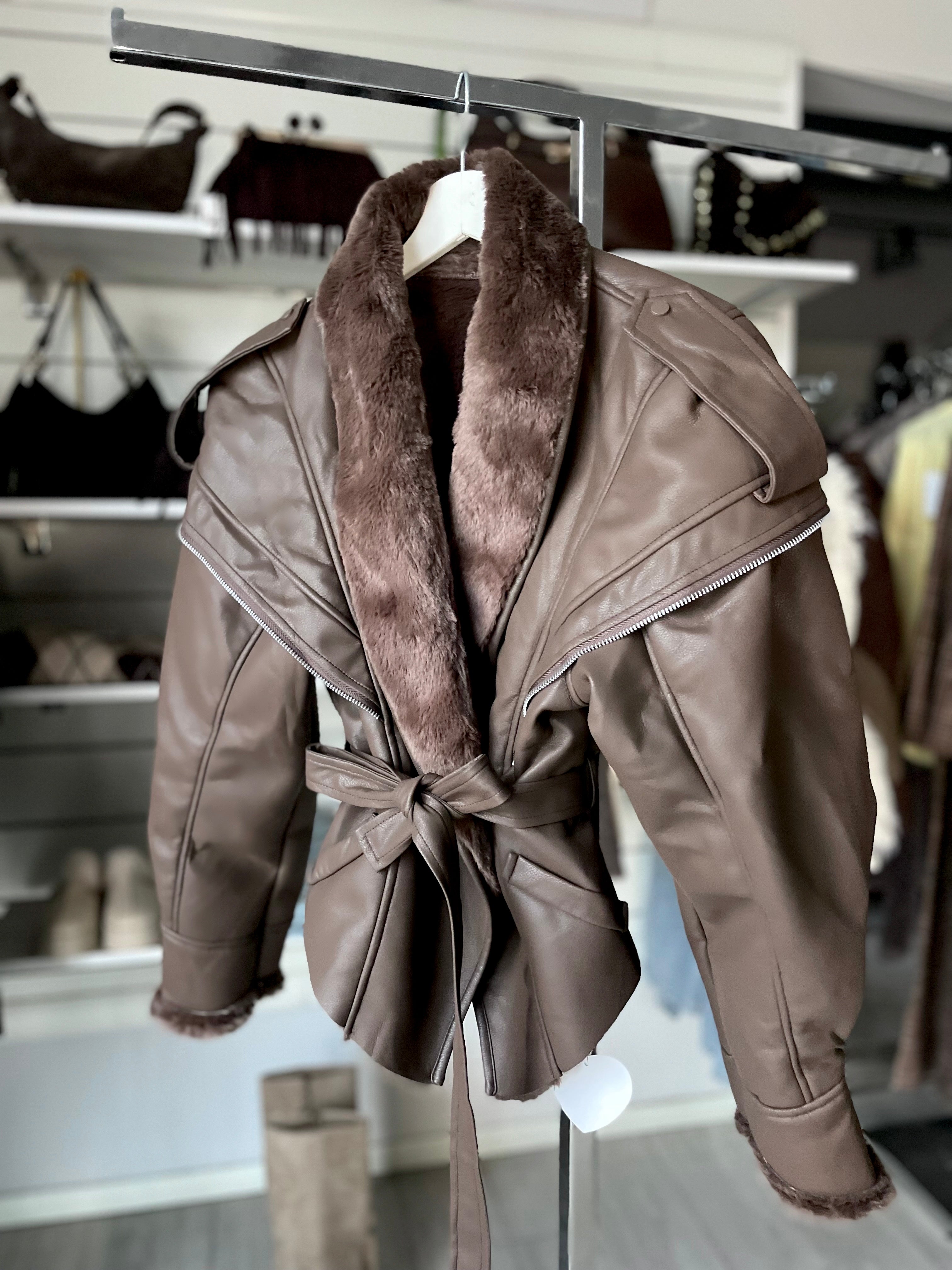 081 Biker Fur con cintura Brown