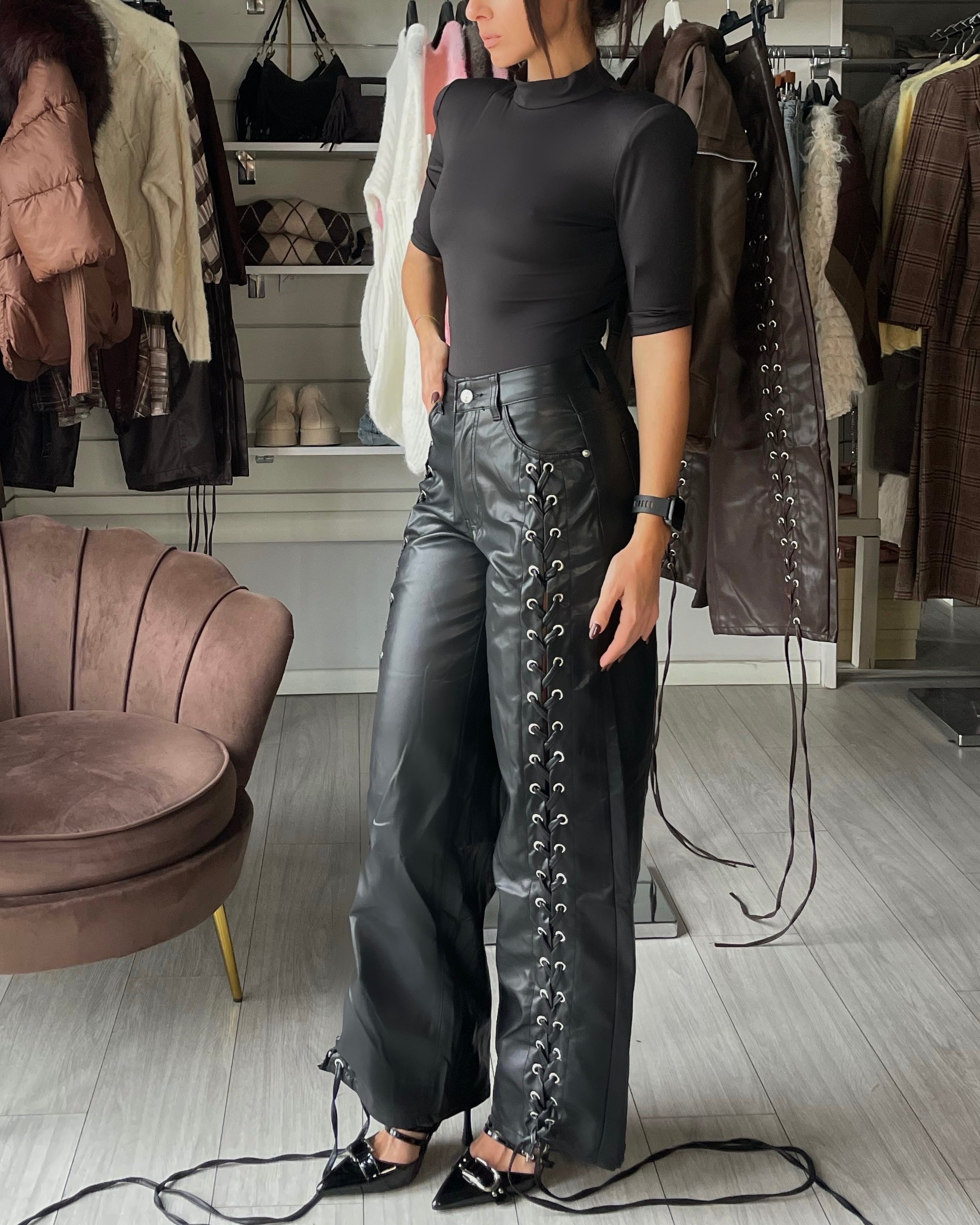 FULL-LACE Pantalone ecopelle stringato