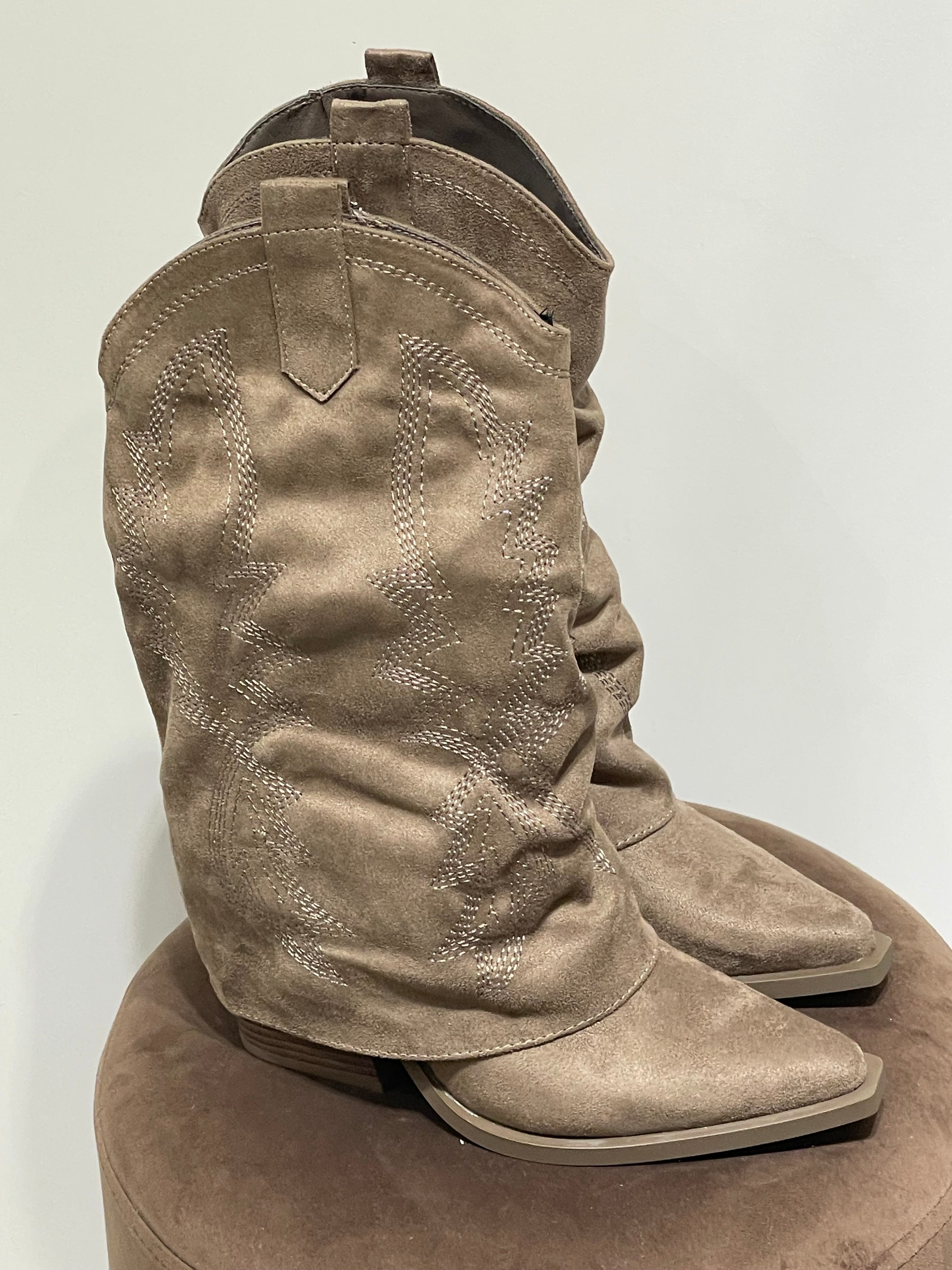 Texano Santiago  con rivolto Taupe