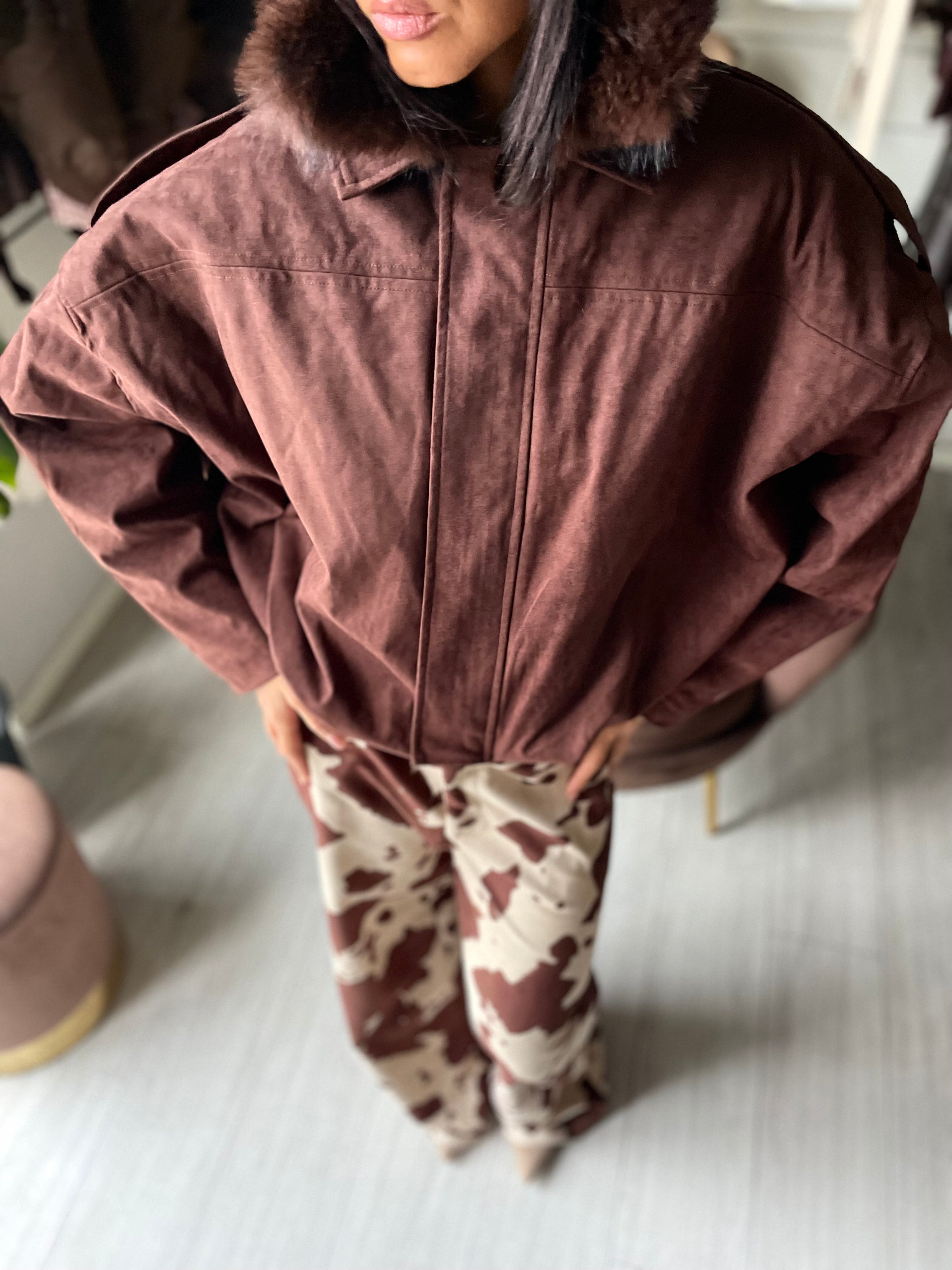 BOMBER SUEDE CHOCO CON ECOFUR