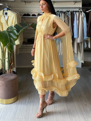 Abito Athena con volants e maniche a mantella giallo