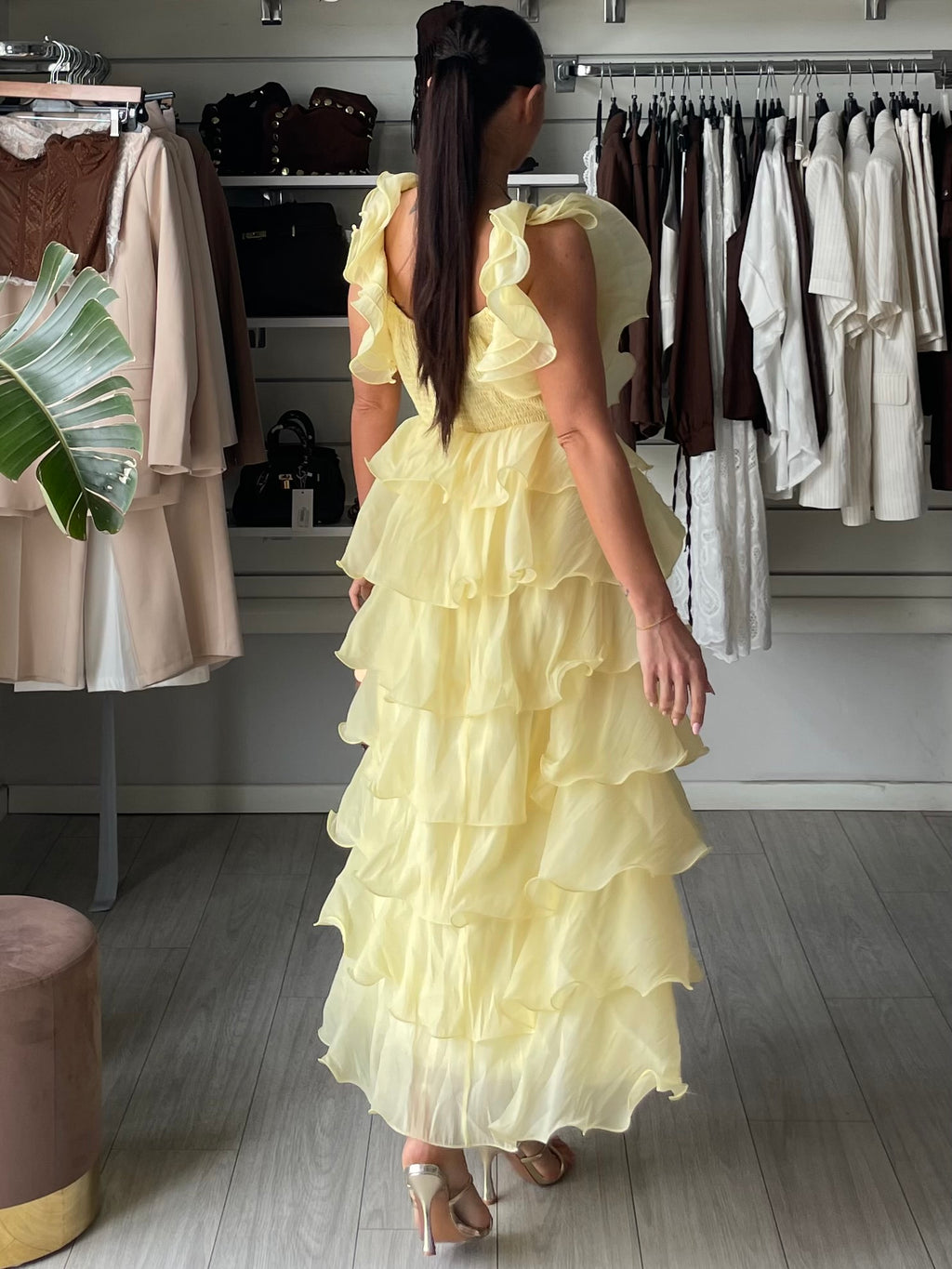 Abito lungo a balze in tulle giallo