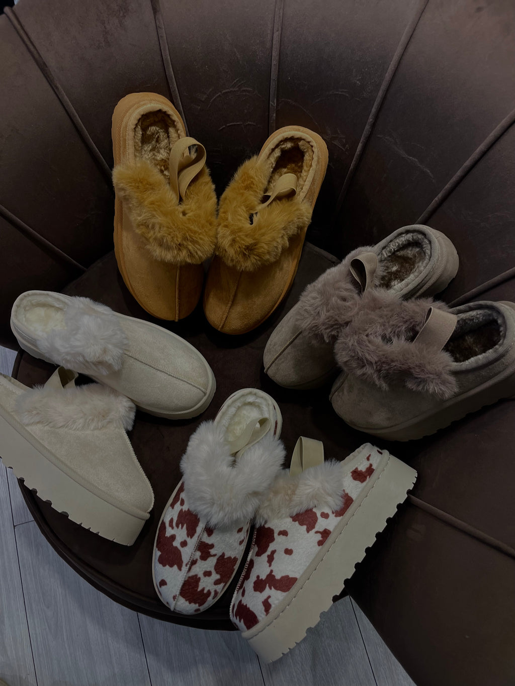 COZY SABOT PLATFORM Cow