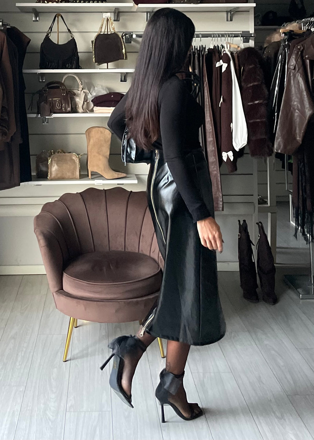 GONNA A TUBINO IN VINILE BLACK