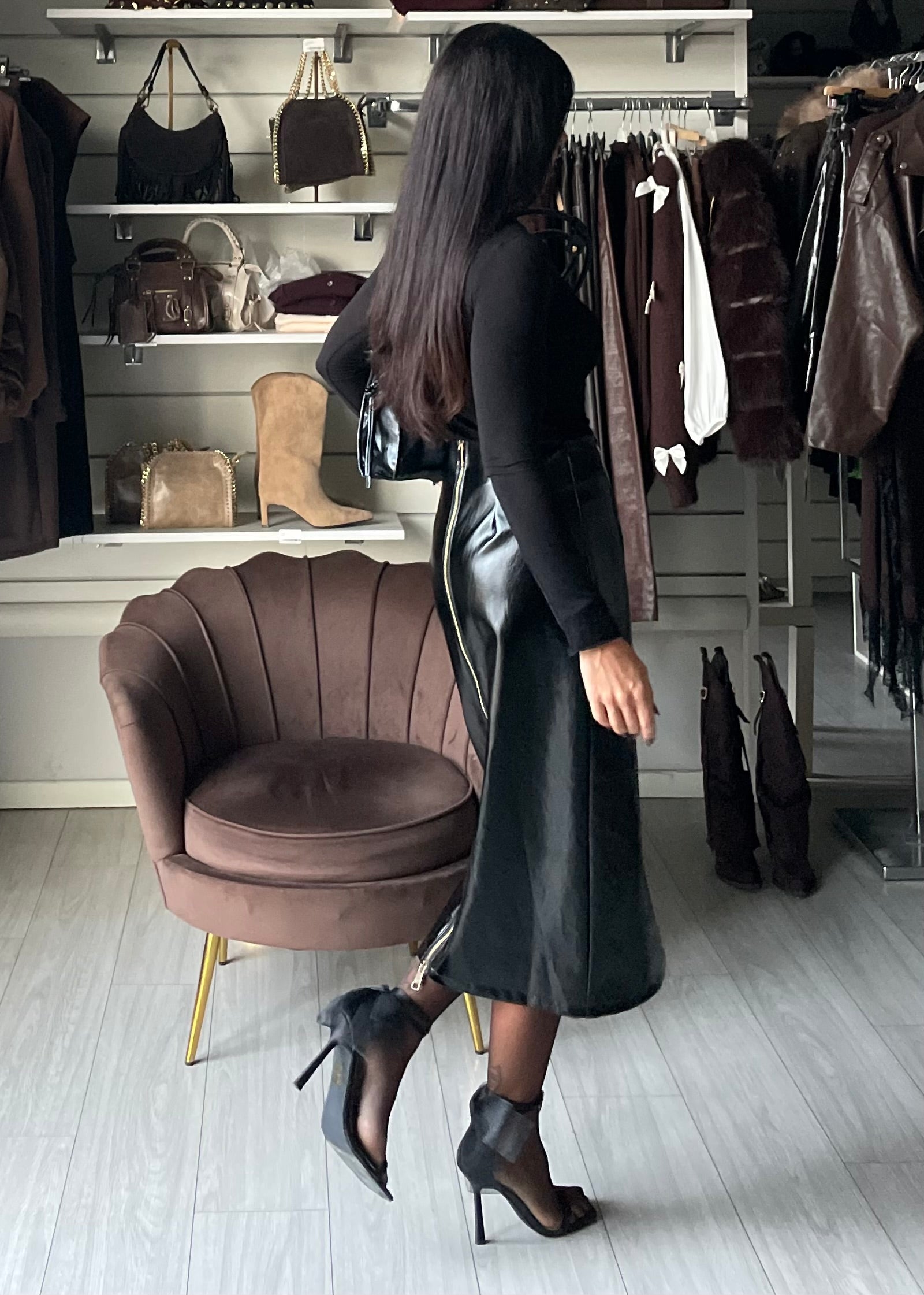 GONNA A TUBINO IN VINILE BLACK