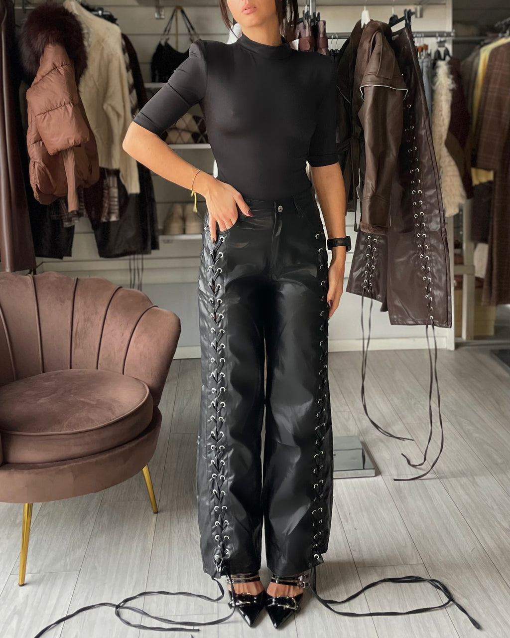 FULL-LACE Pantalone ecopelle stringato