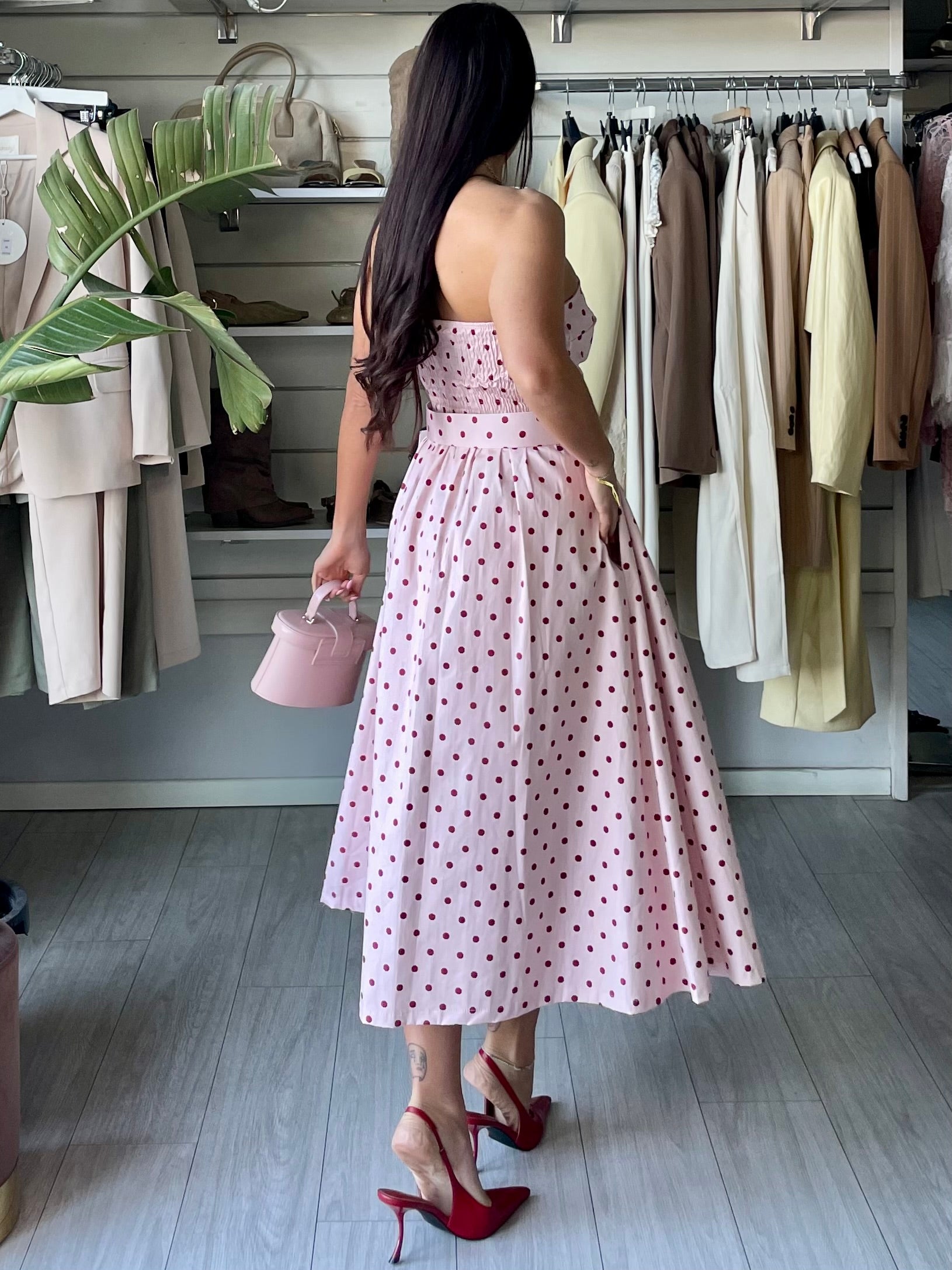 Abito in cotone con cintura e tasche a pois rosa