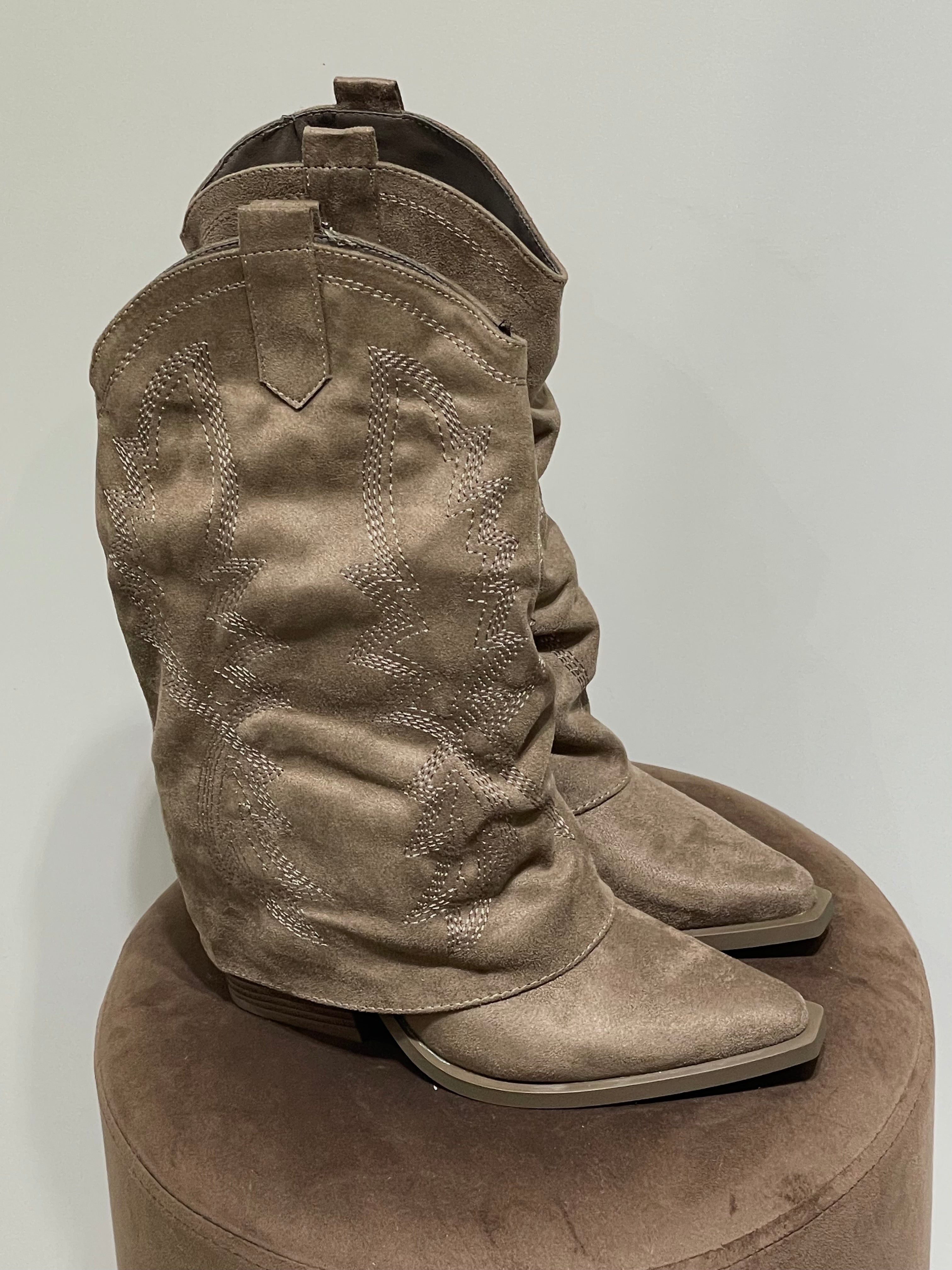 Texano Santiago  con rivolto Taupe