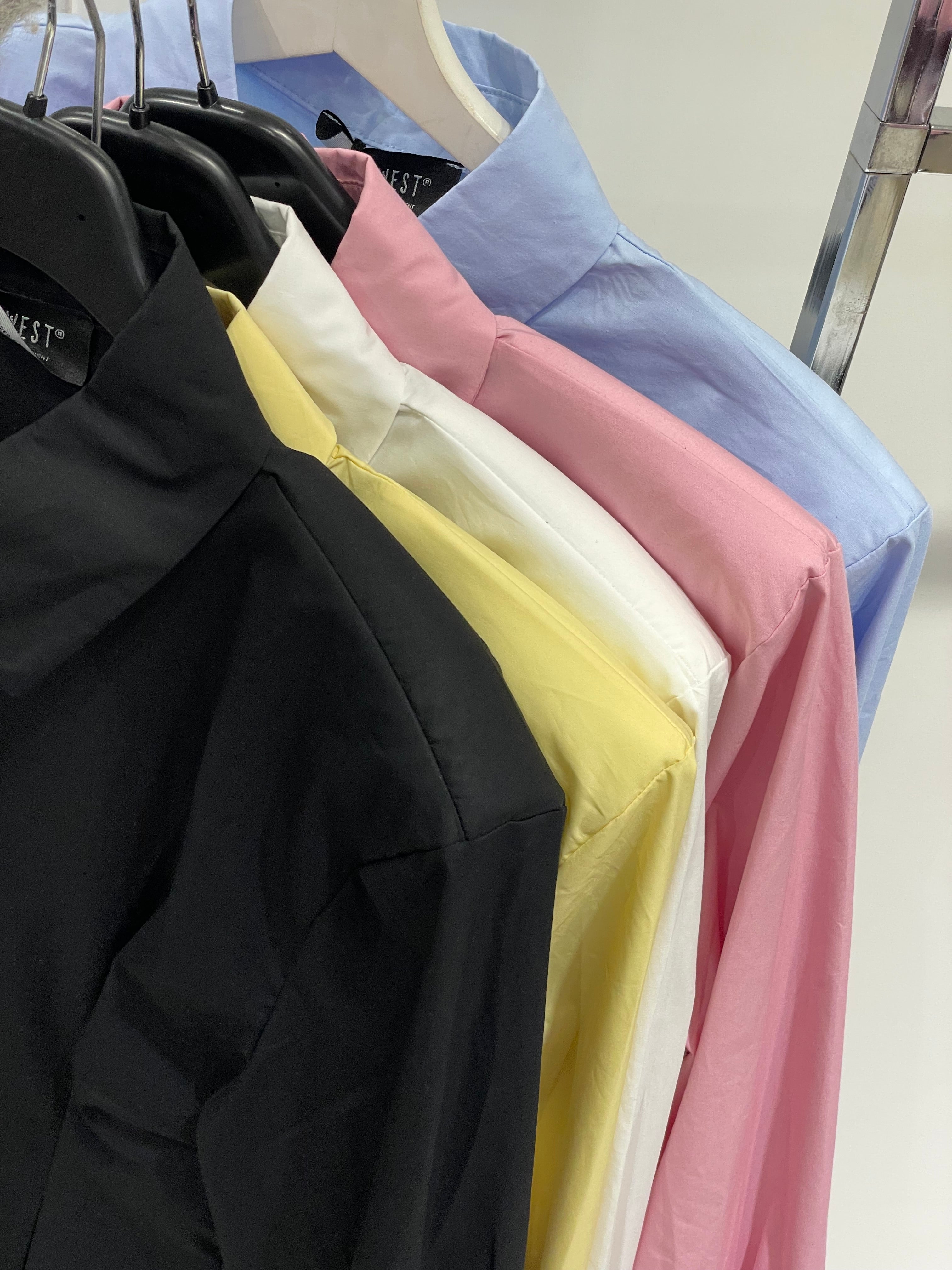 Camicia Open Back con spalline più colori