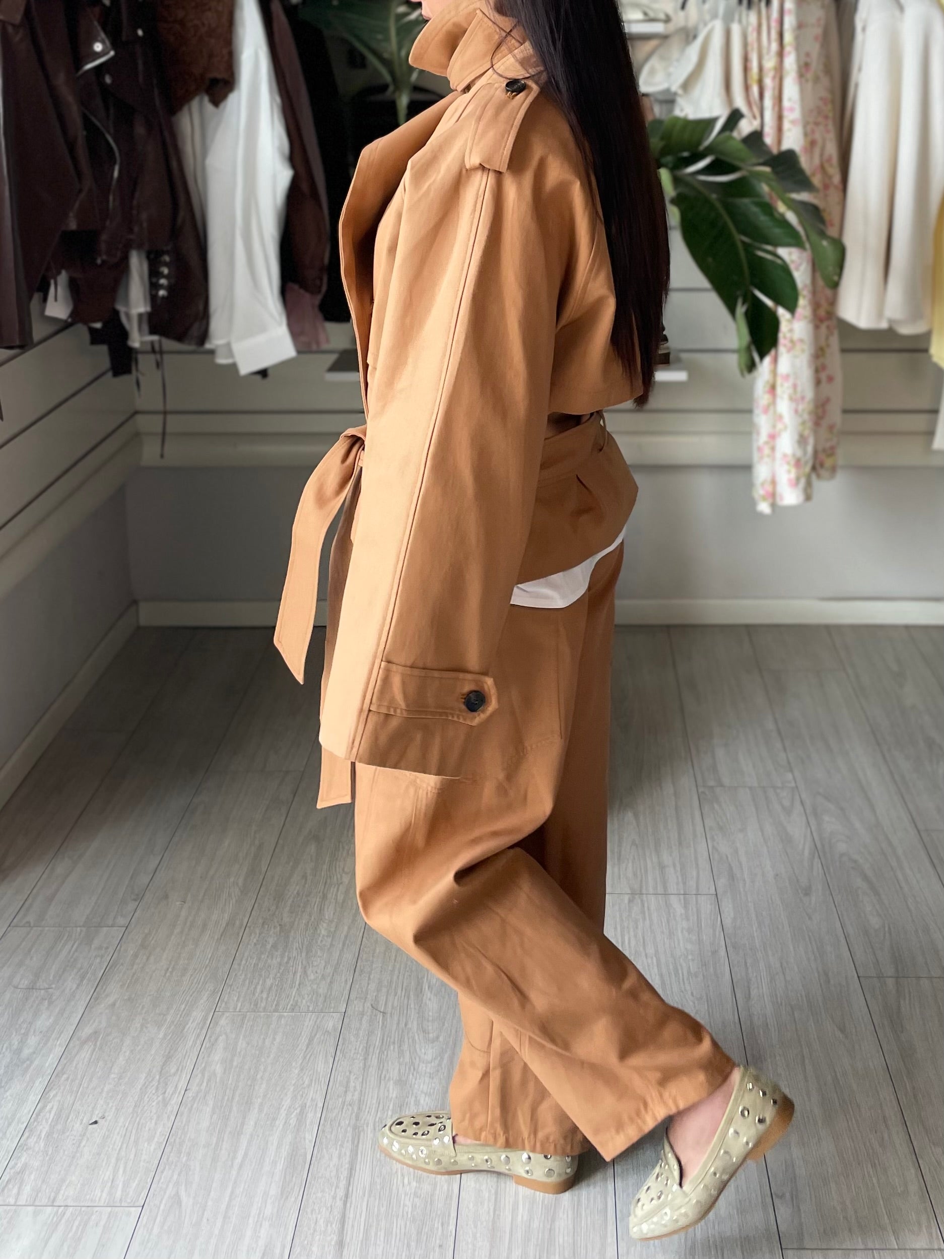 Trench corto Korea camel Lumina