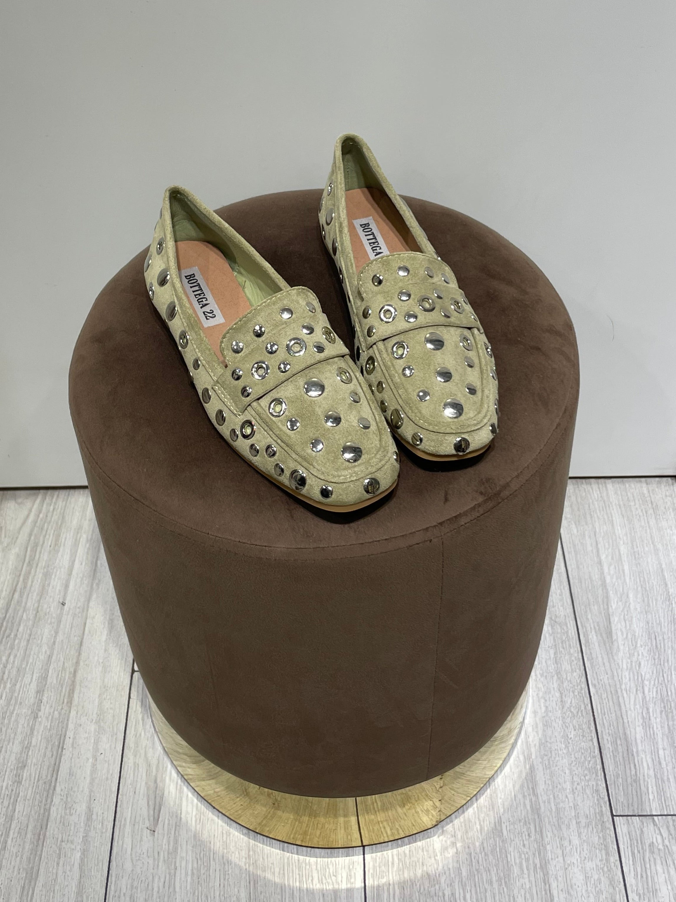 Mocassino STUD verde oliva