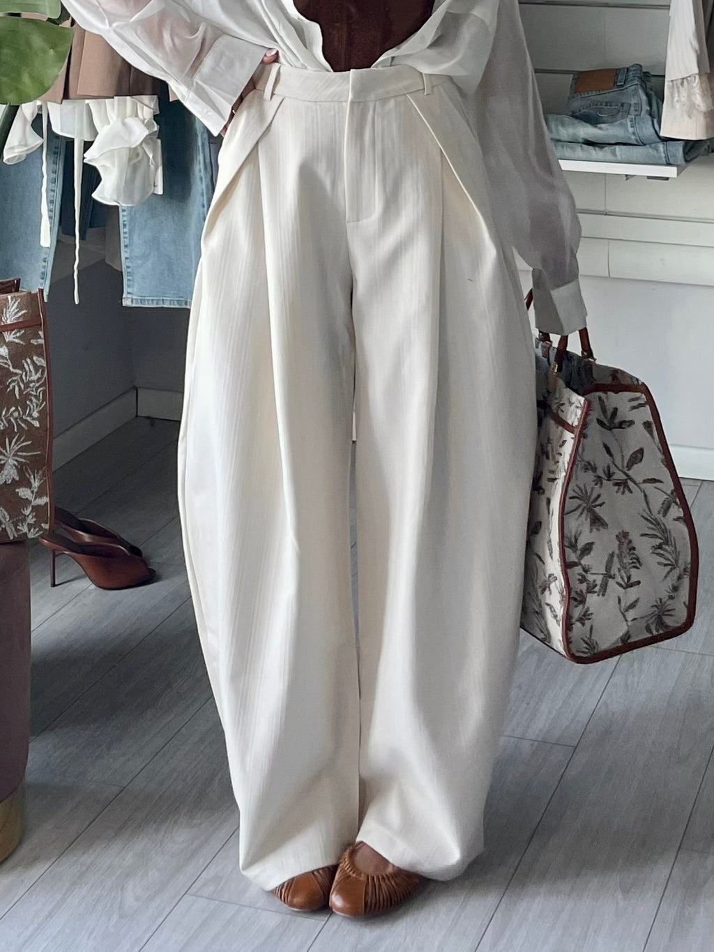 Pantalone balloon crema gessato