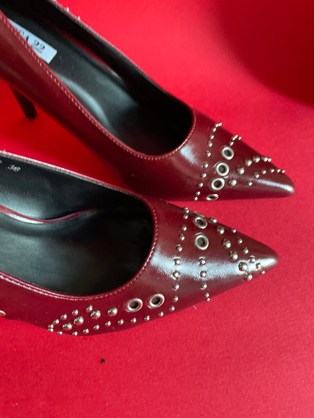 ALCHEMY DÉCOLLETÉ WINE RED