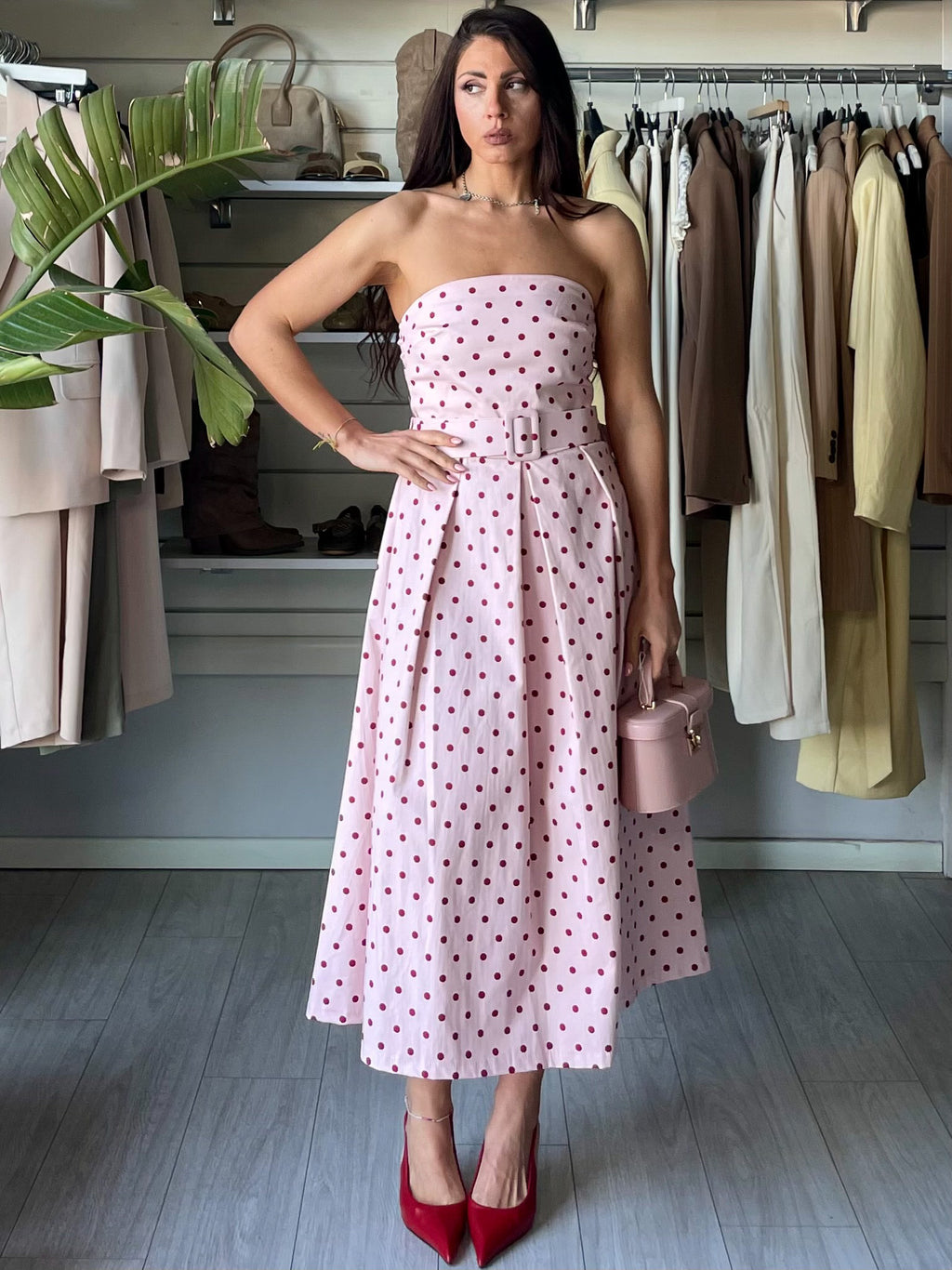 Abito in cotone con cintura e tasche a pois rosa
