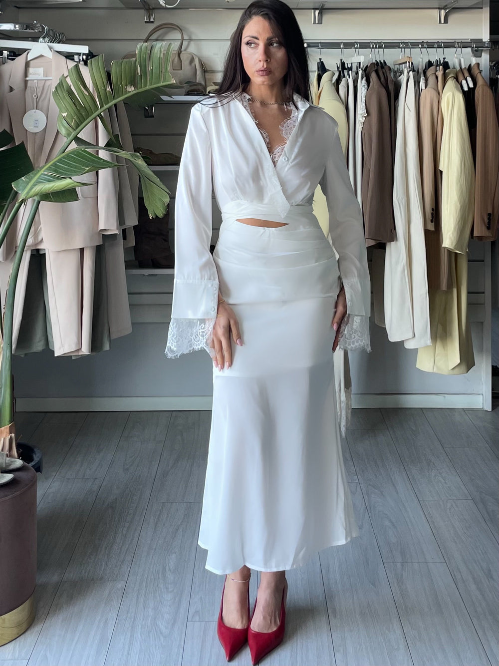 Abito a tubino in raso con cut-out bianco
