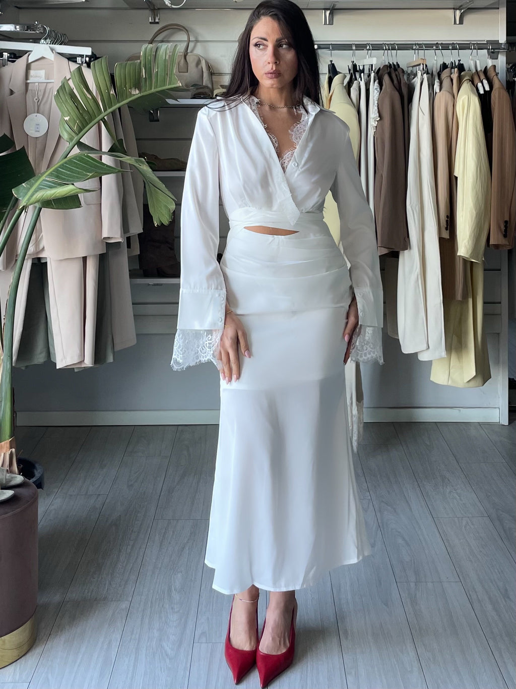 Abito a tubino in raso con cut-out bianco