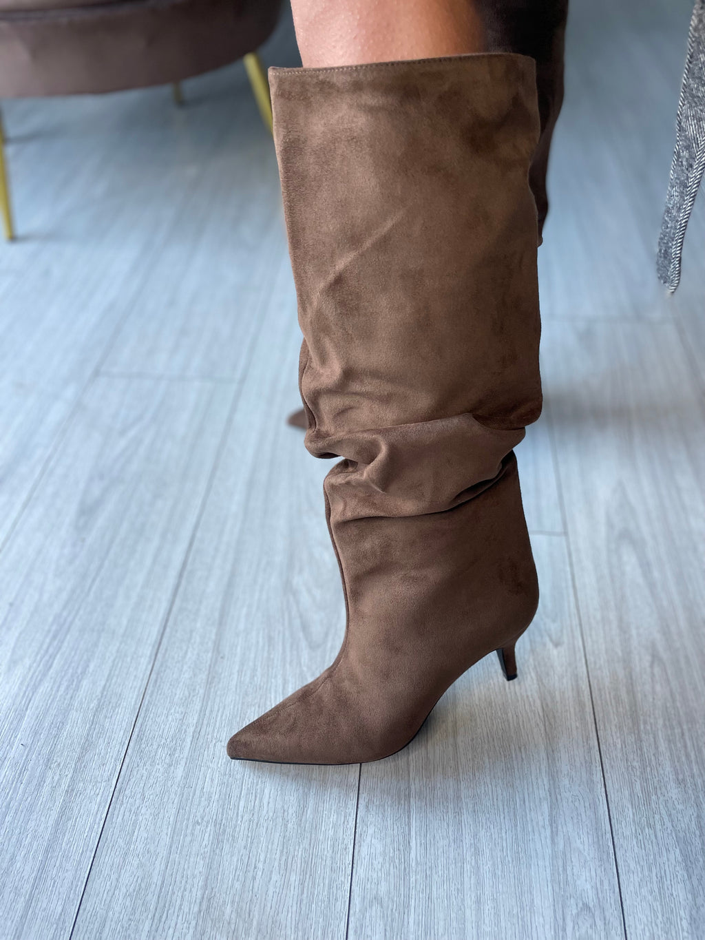 STIVALETTO SCAMOSCIATO ARRICCIATO BROWN