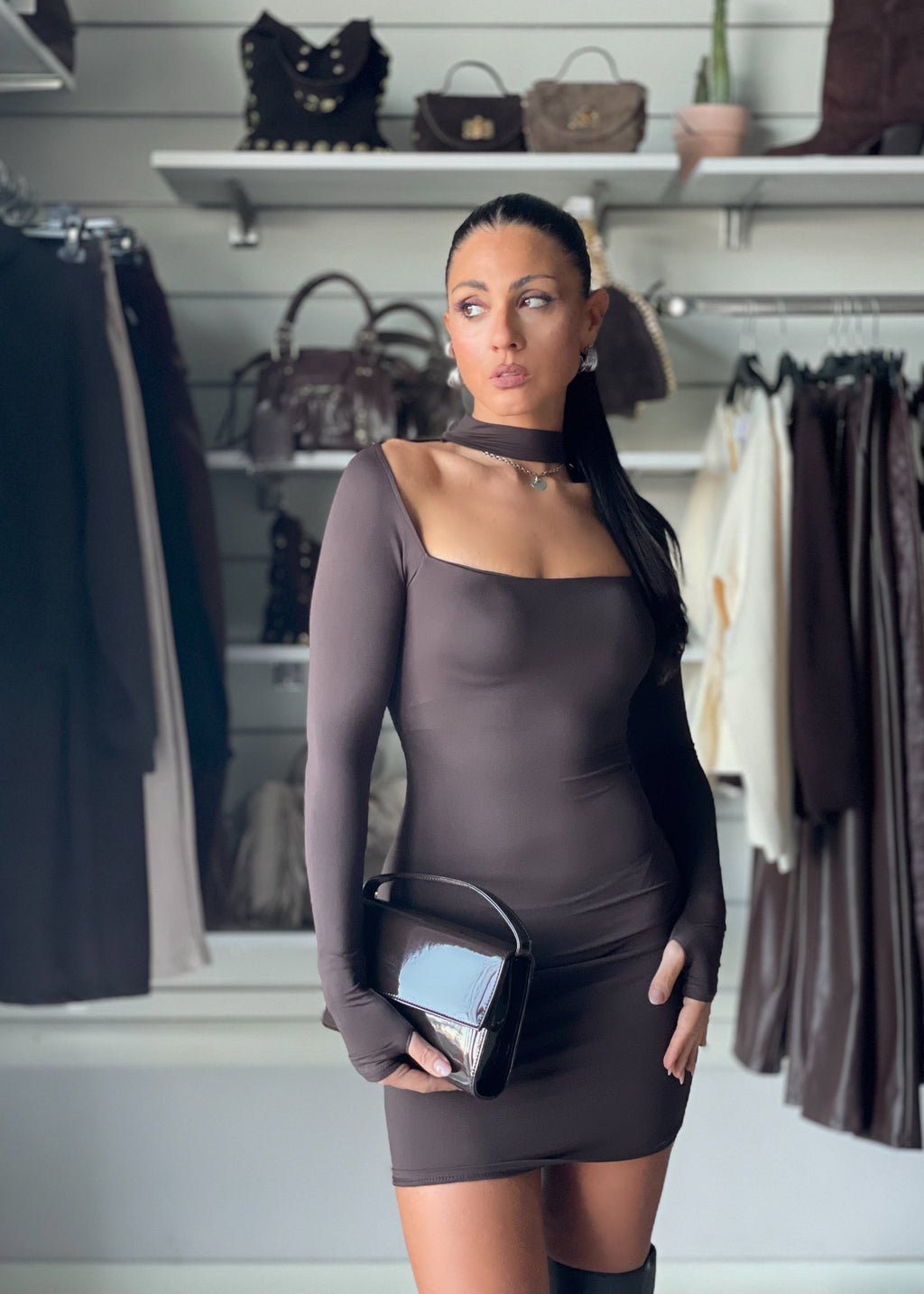 MINI DRESS IN LYCRA MANICA A GUANTO CON COLLETTO