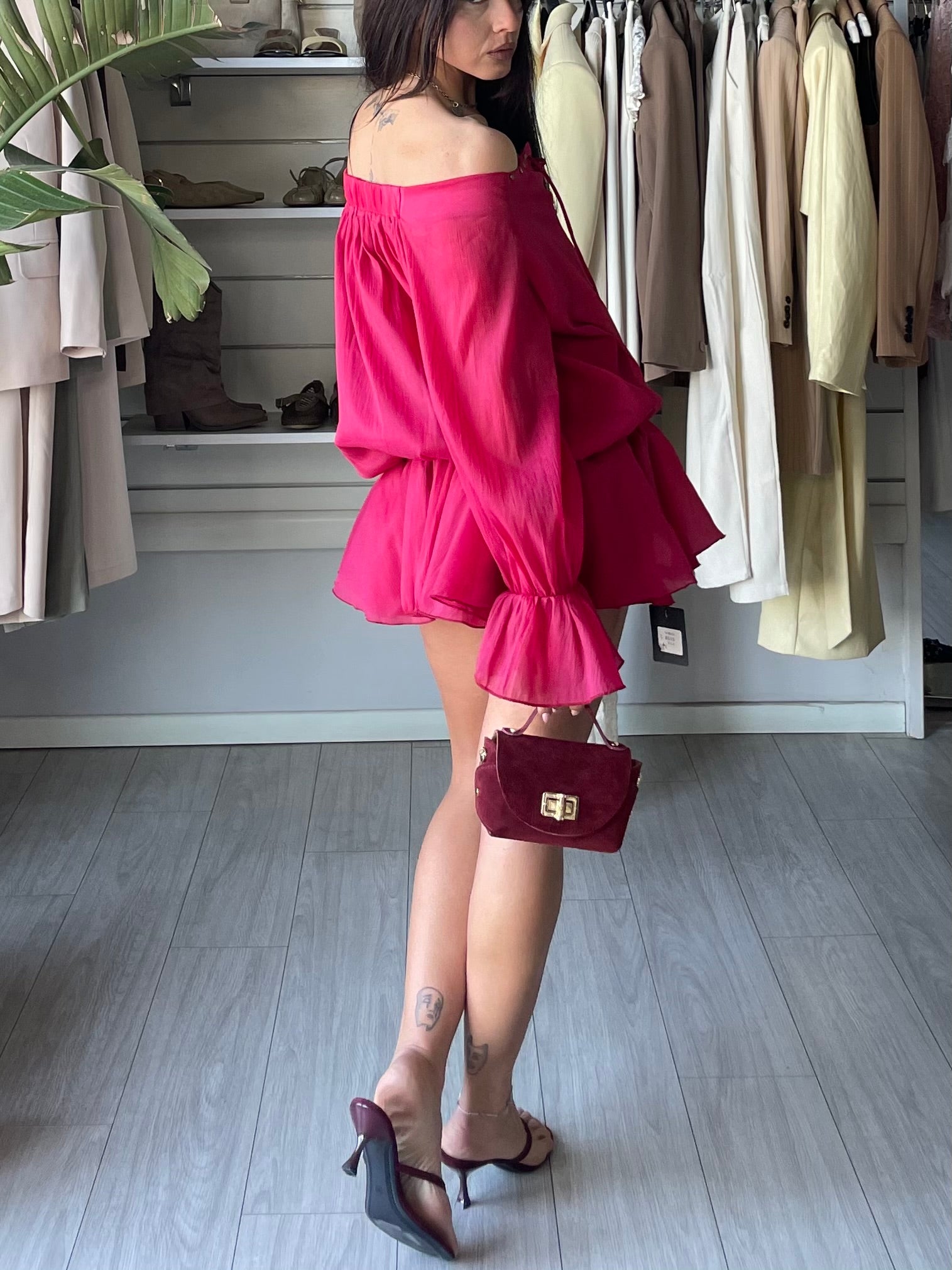 Mini dress cherry con scollo a barca