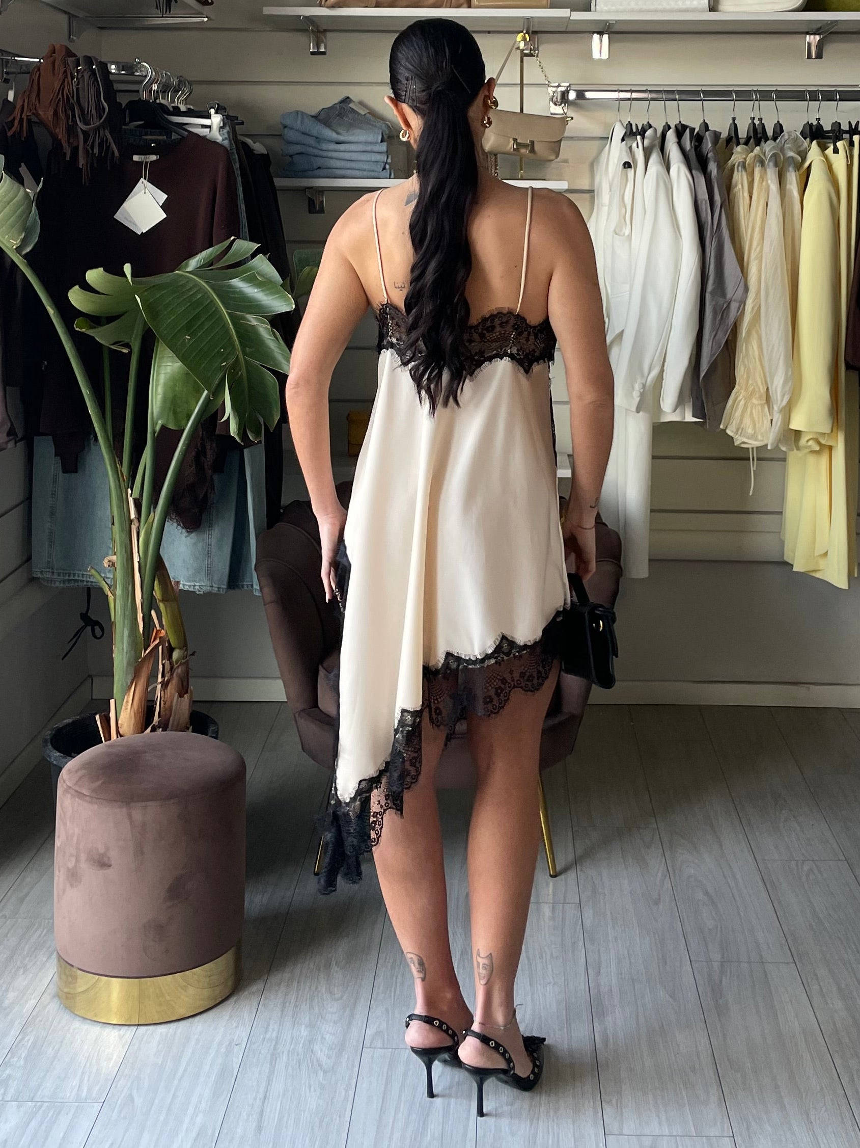 Top dress in raso  con pizzo beige