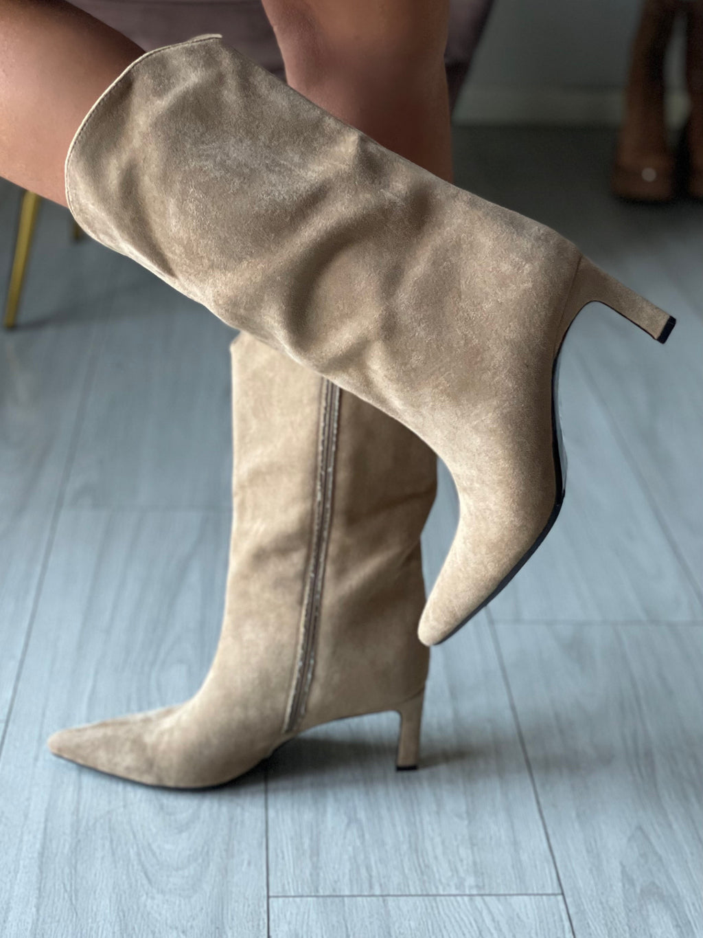 STIVALETTO TACCO KITTEN SCAMOSCIATO BEIGE