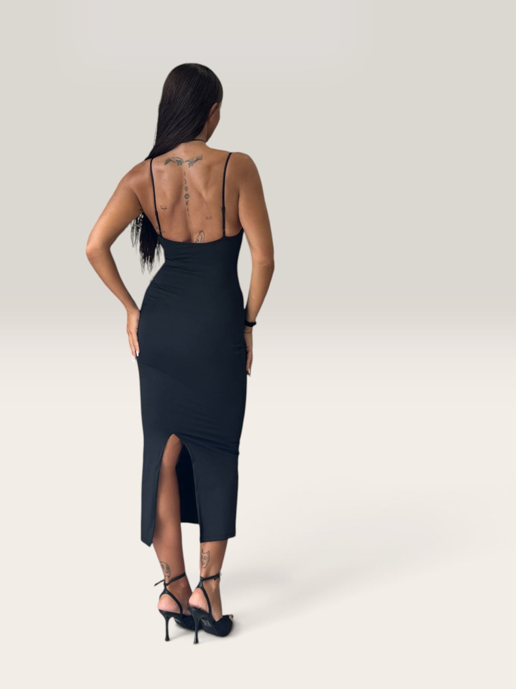 Abito longuette cutout nero