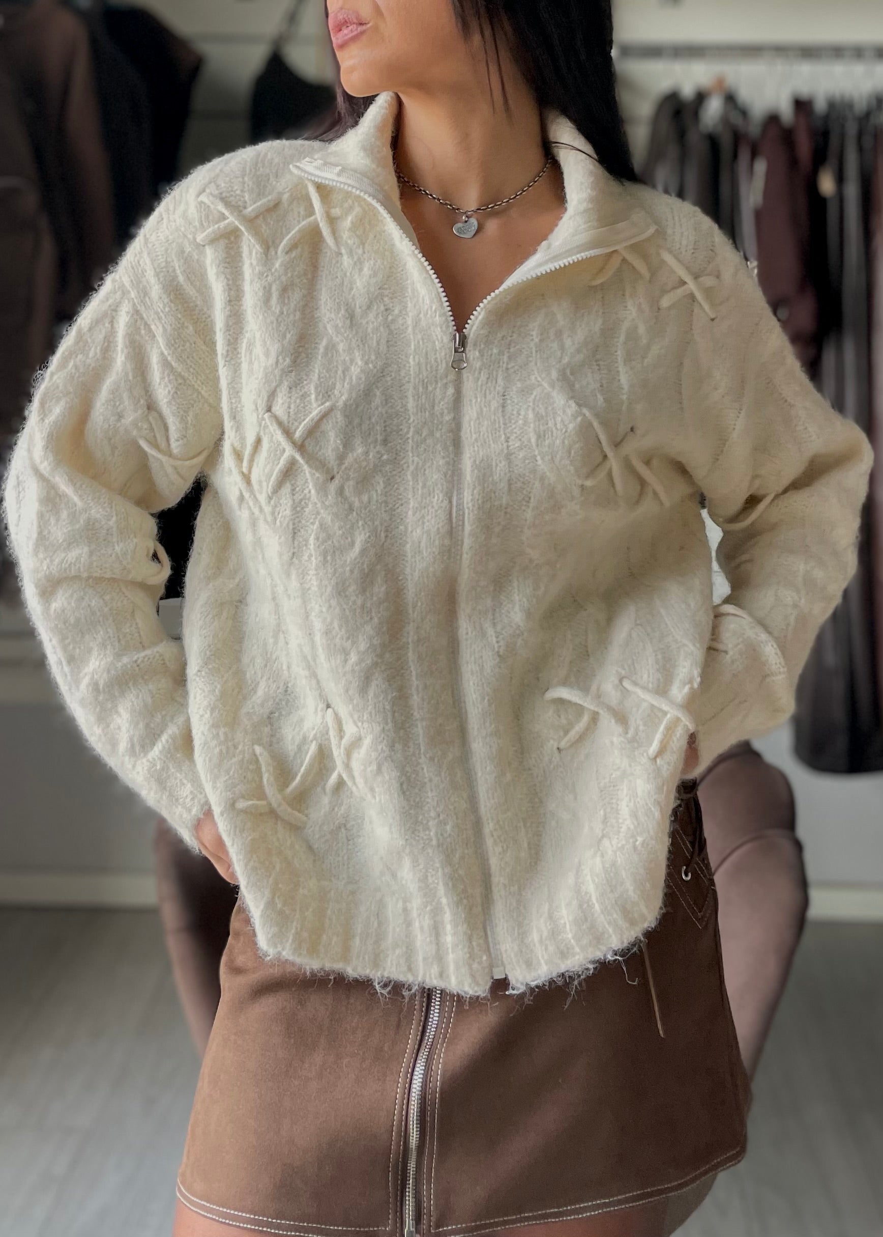 MAGLIONE CON TRECCE MEZZA ZIP