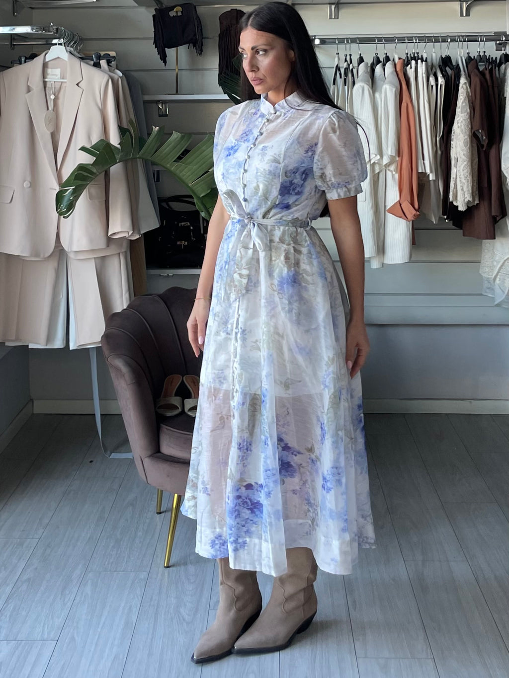Abito  midì a fiori con cintura