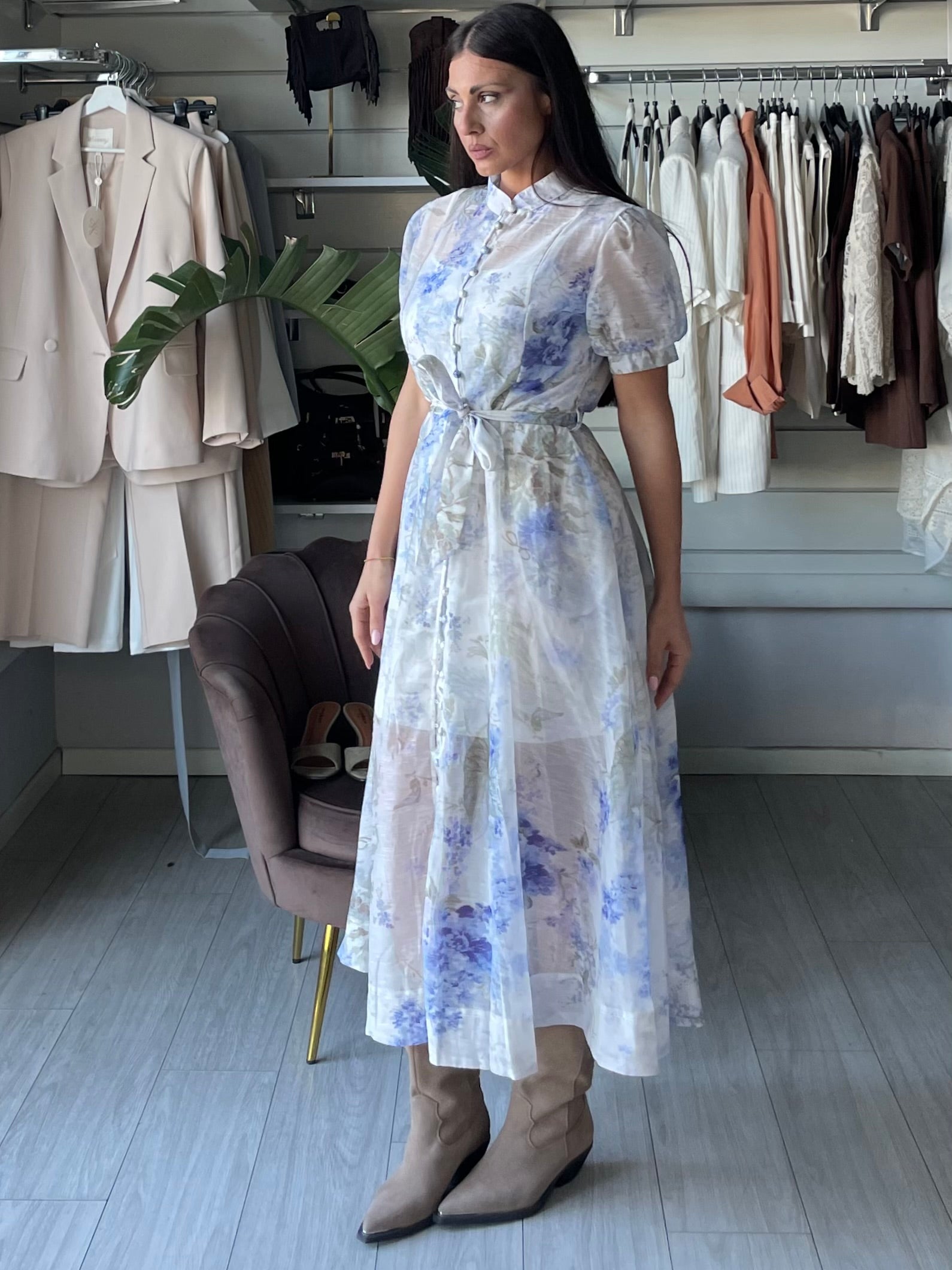 Abito  midì a fiori con cintura
