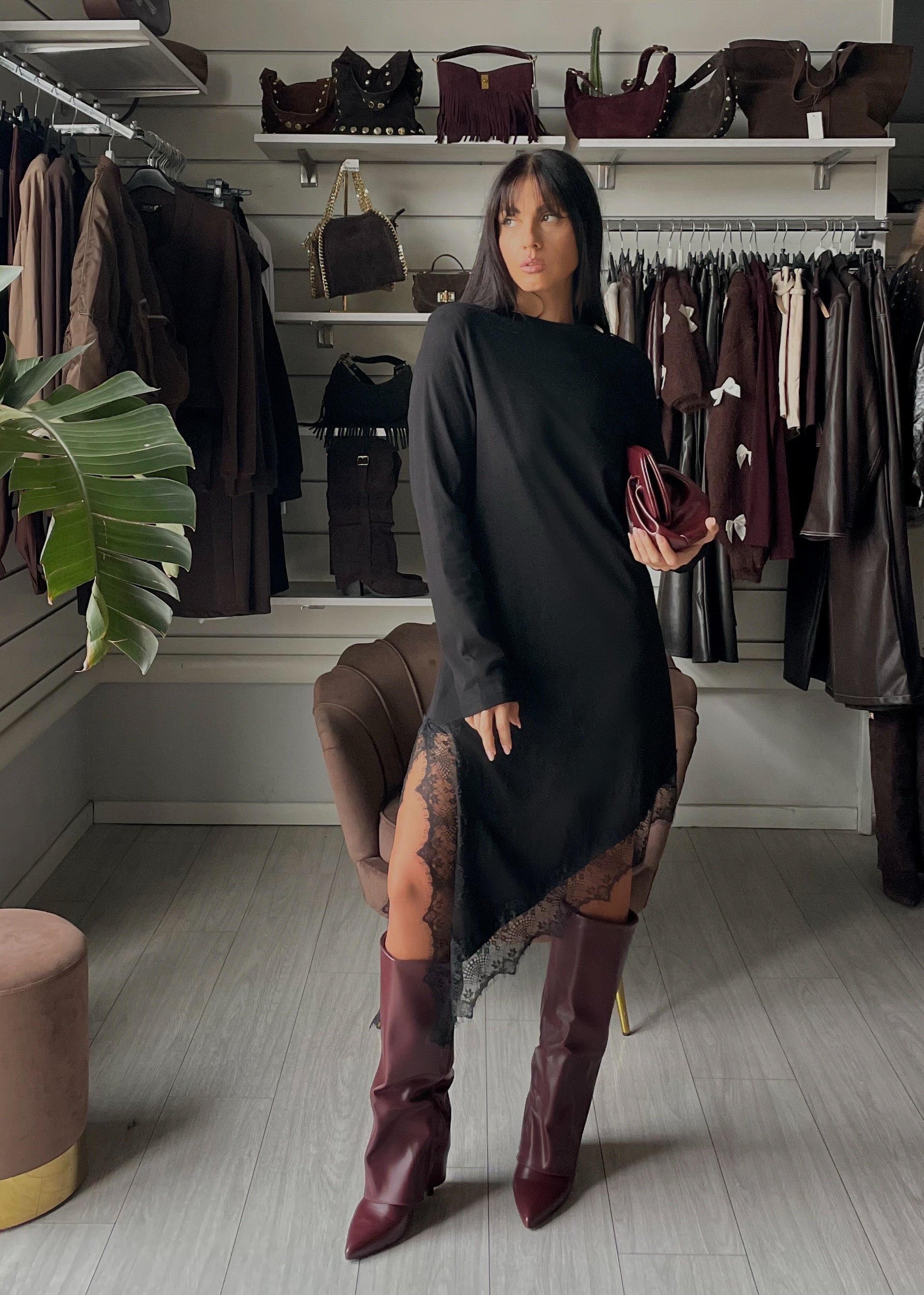 ABITO LUNGO ASIMMETRICO CON PIZZO LUMINA