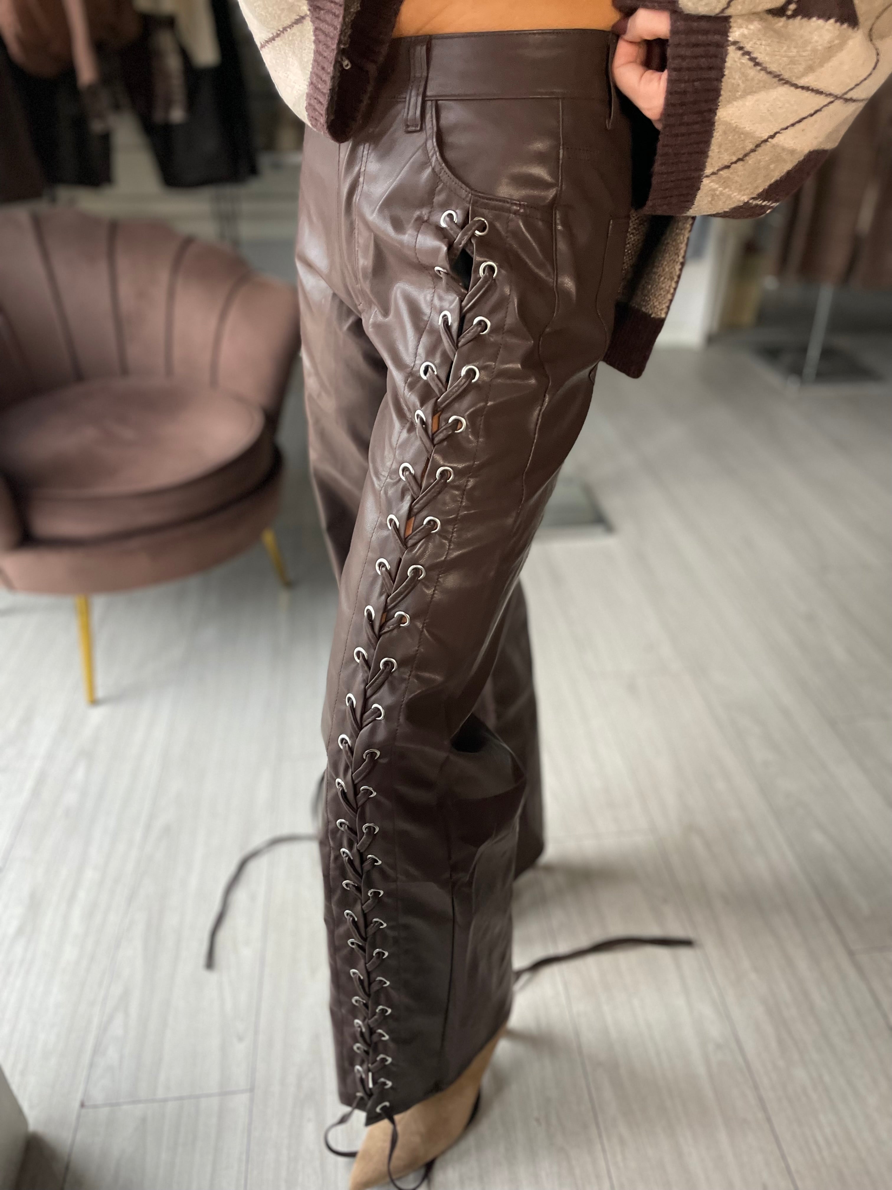 FULL-LACE Pantalone ecopelle stringato