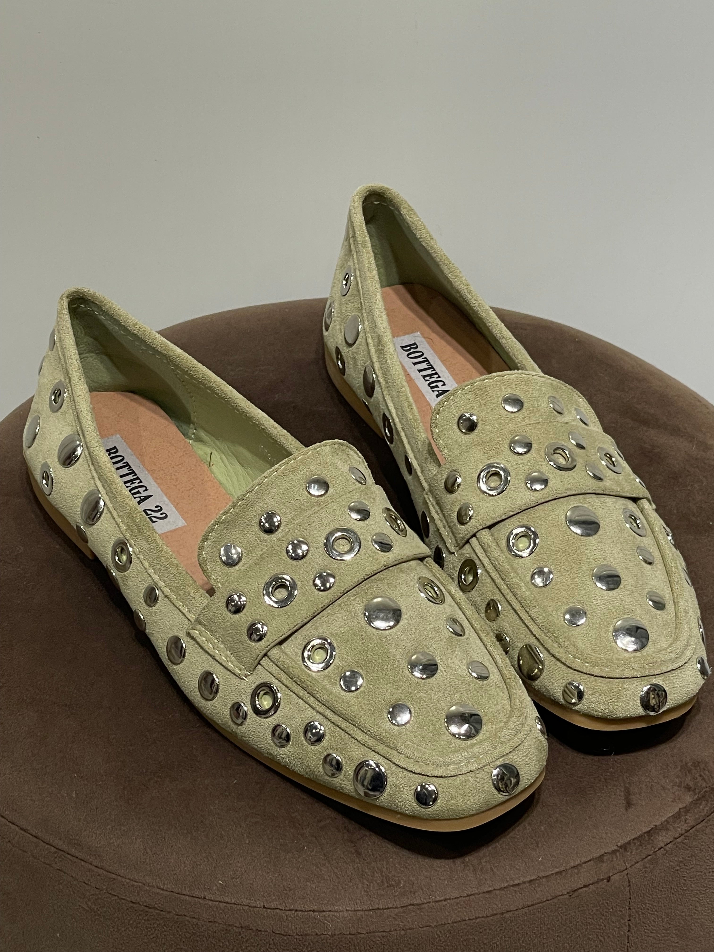 Mocassino STUD verde oliva