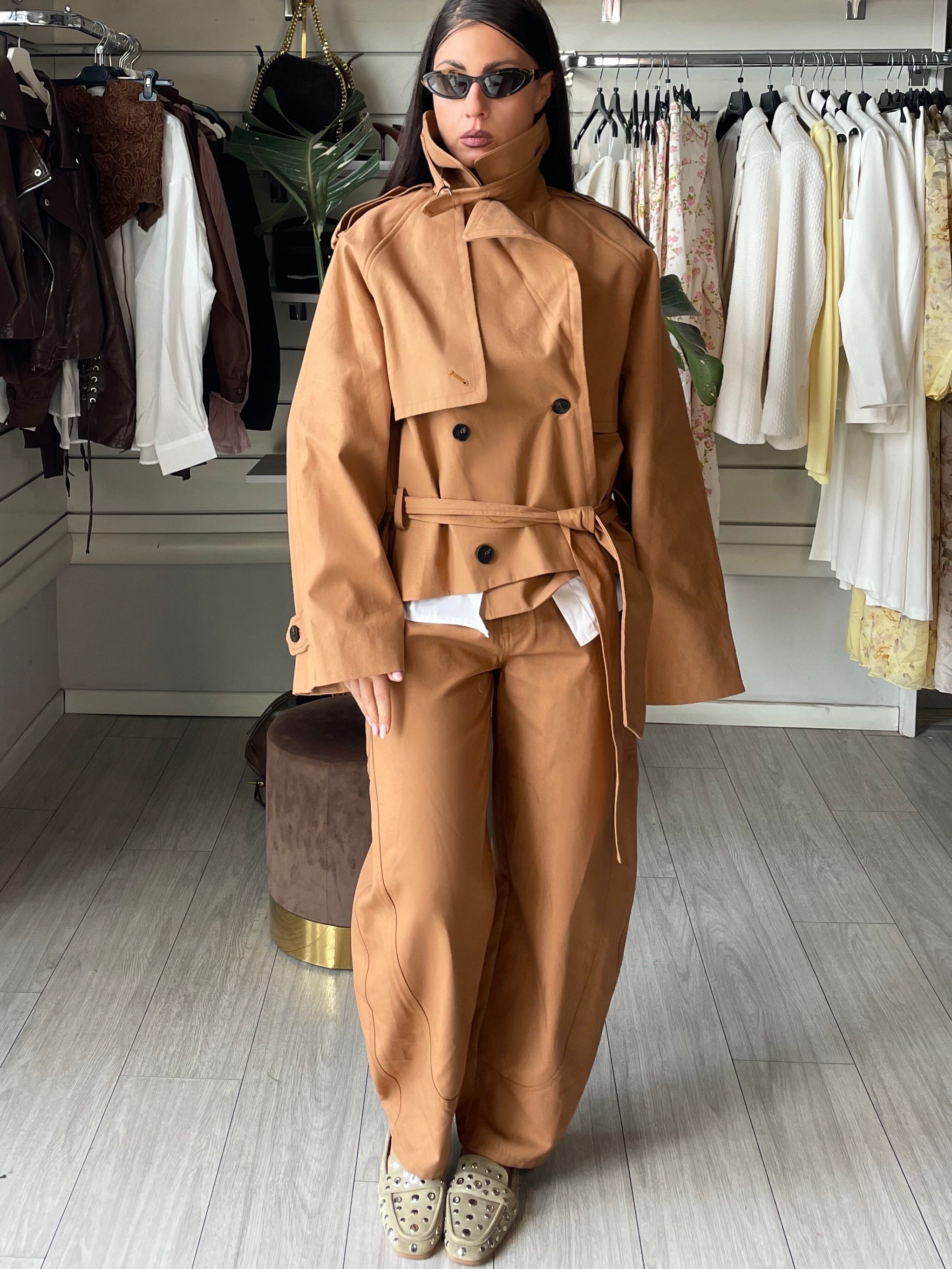 Trench corto Korea camel Lumina