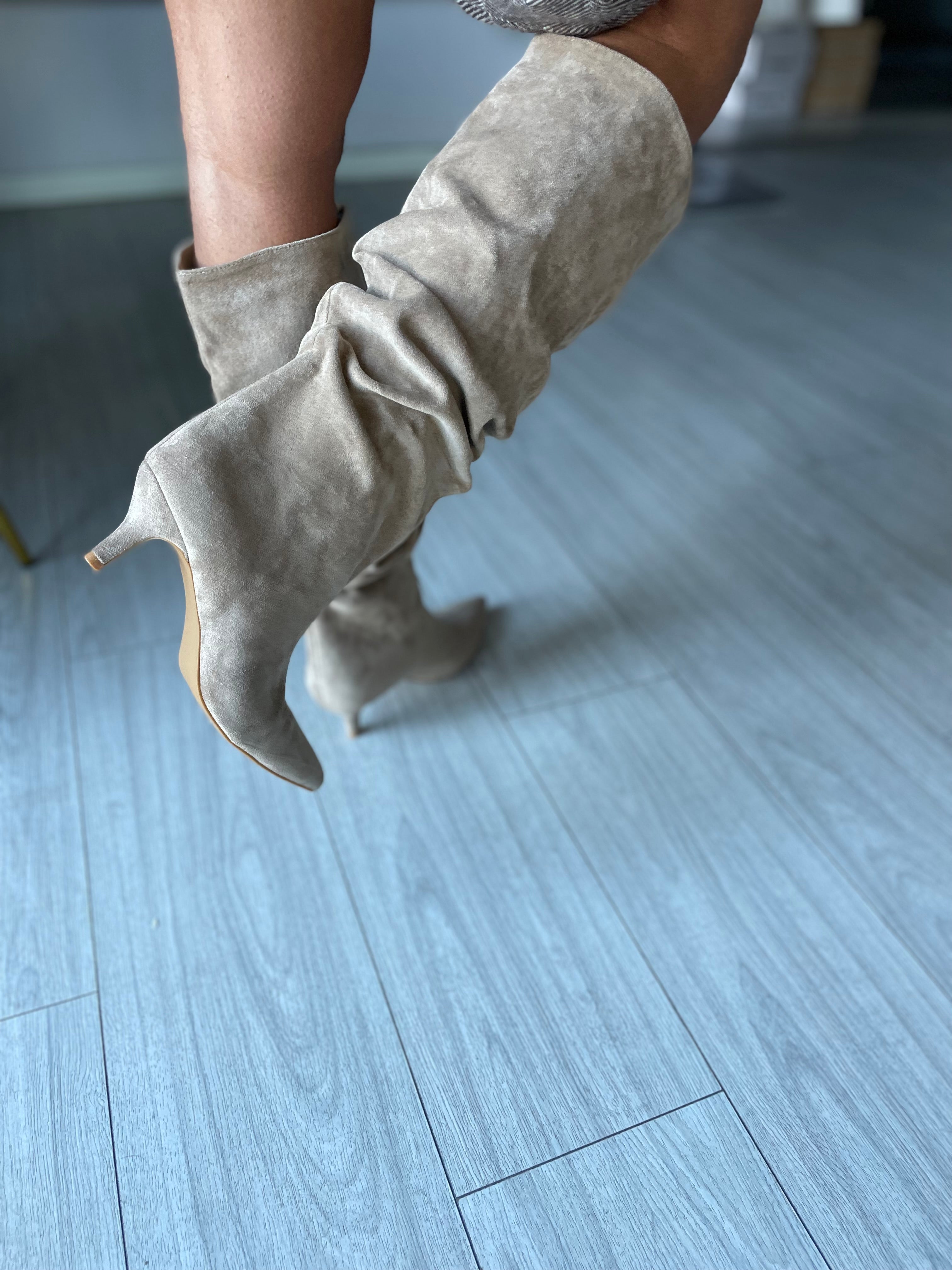 STIVALETTO SCAMOSCIATO ARRICCIATO BEIGE